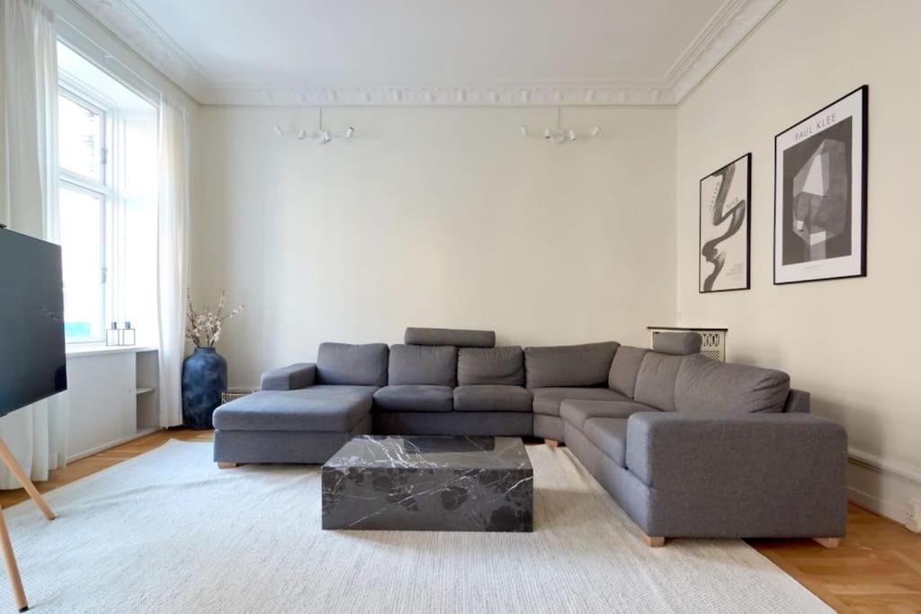 Moderen And Sleek 3br With Bath By The Lakes And Metro Appartement Kopenhagen