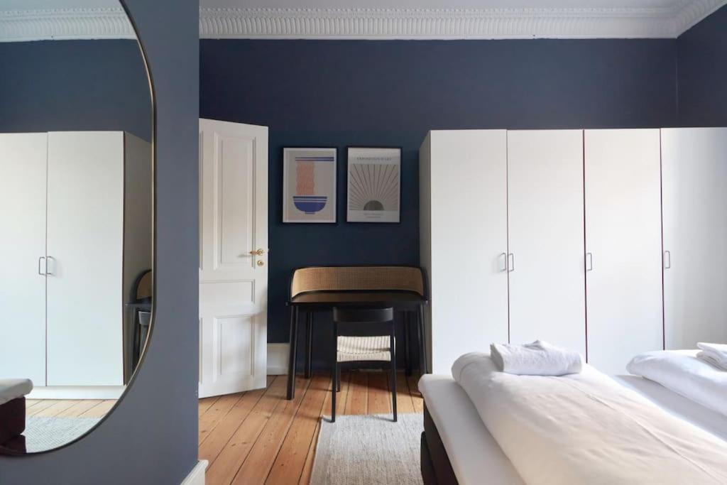 Moderen And Sleek 3br With Bath By The Lakes And Metro * Copenhagen