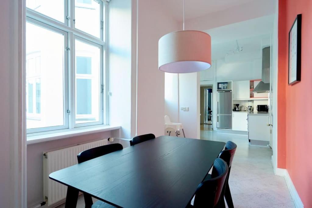 Appartement Moderen And Sleek 3br With Bath By The Lakes And Metro Kopenhagen