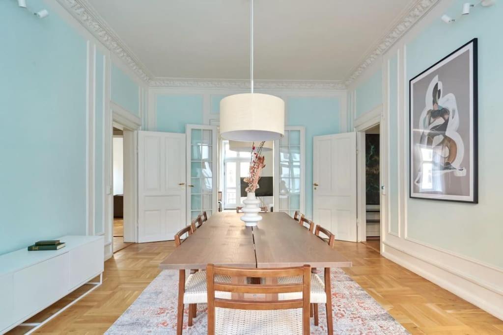 Lejlighed Moderen And Sleek 3br With Bath By The Lakes And Metro *