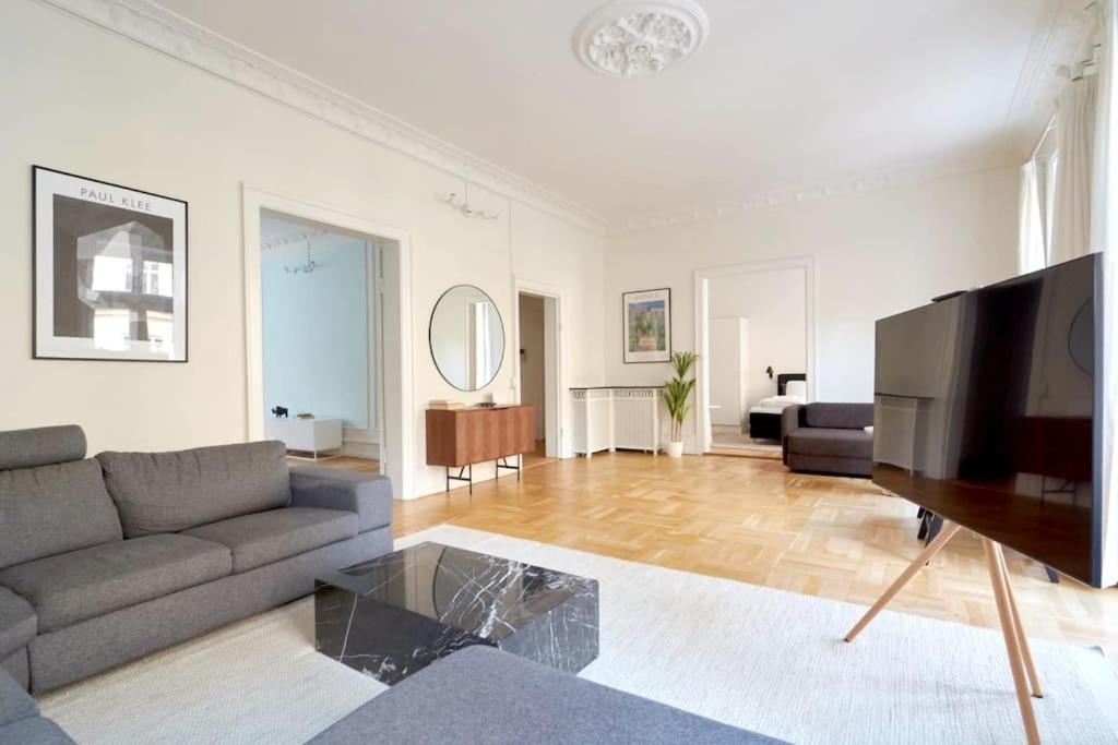Lejlighed Moderen And Sleek 3br With Bath By The Lakes And Metro *