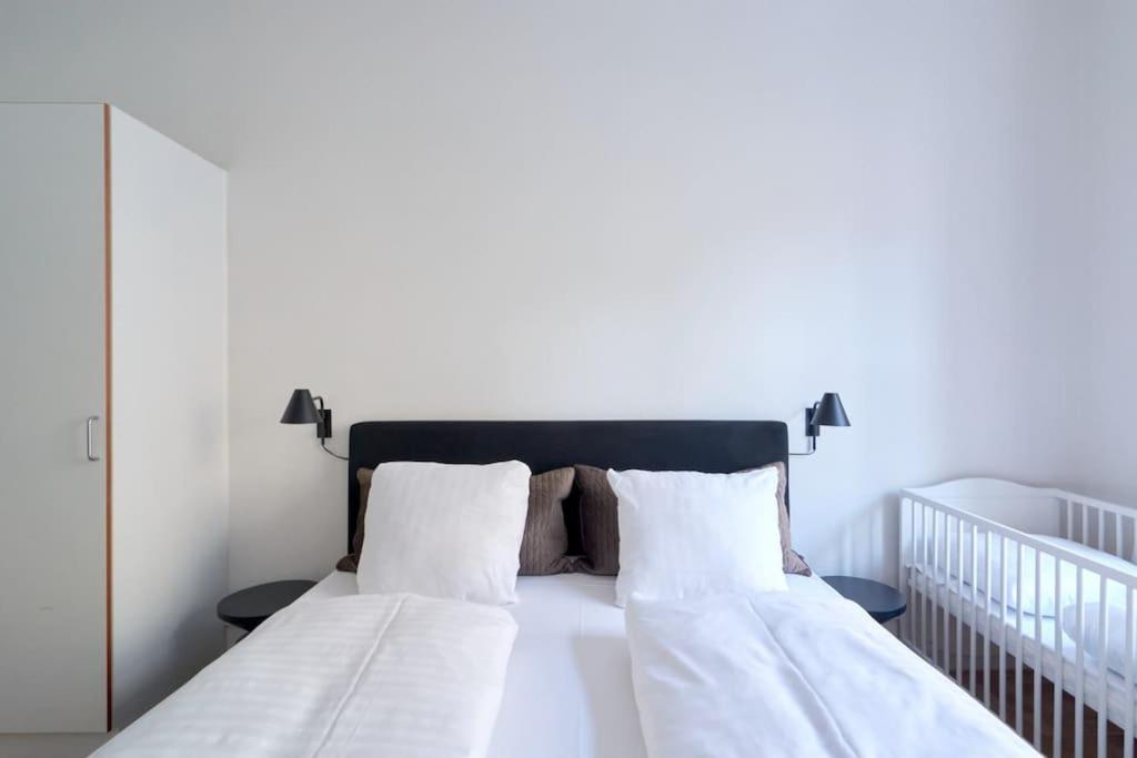 Moderen And Sleek 3br With Bath By The Lakes And Metro Lejlighed